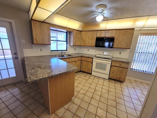 Building Photo - 7553 High Pines Ct