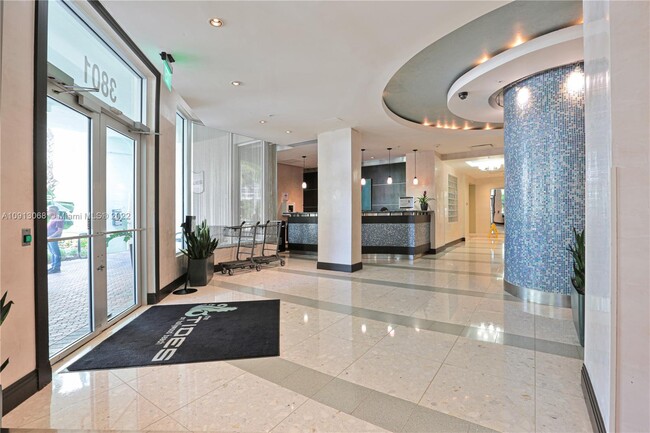 Building Photo - 3901 S Ocean Dr