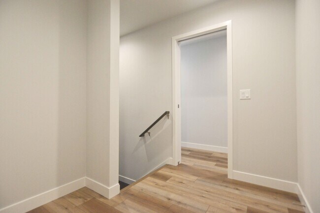Building Photo - 2833 Endive Dr
