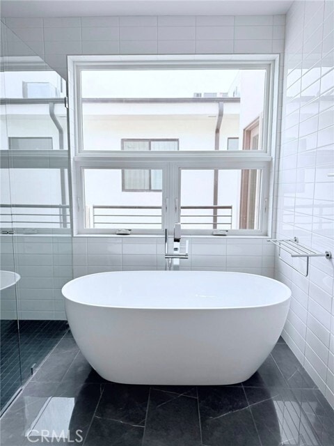 Building Photo - 1729 S Barrington Ave