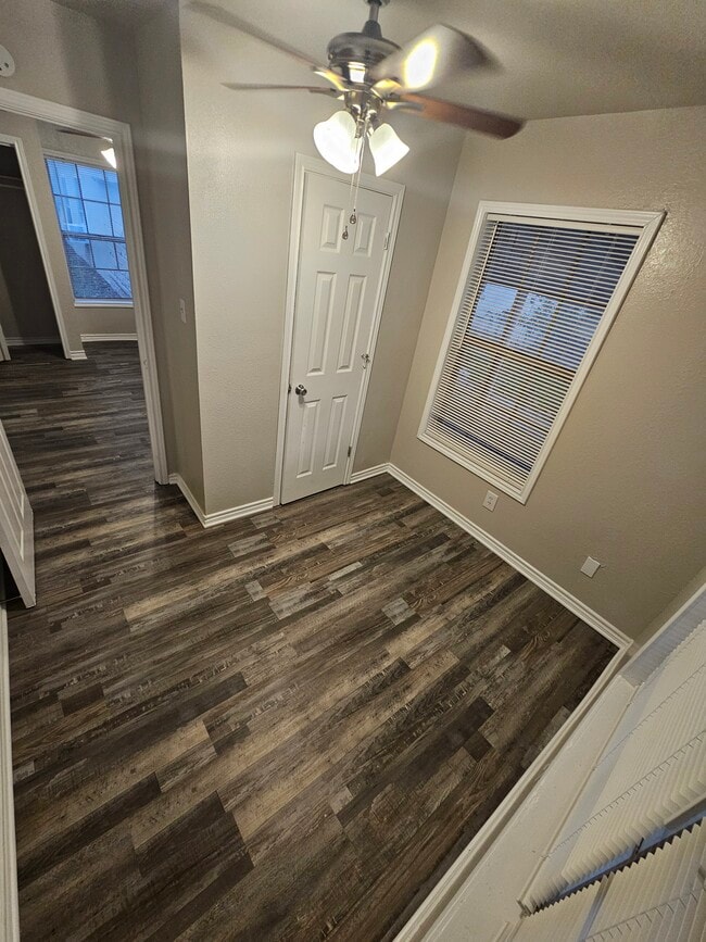 Building Photo - 811 S 21st St