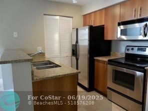 Building Photo - 1020 Crystal Way