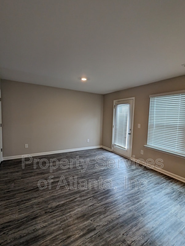 Building Photo - 4443 Pinscher St