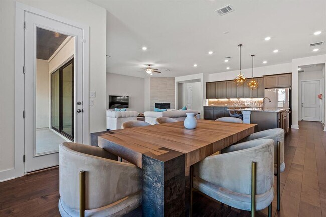 Building Photo - 921 Trevi Fontana Dr.
