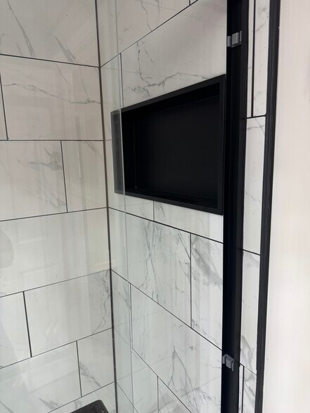 Building Photo - 6210 Alter Rd