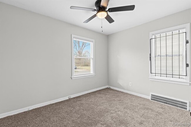 Building Photo - 19450 Heyden St