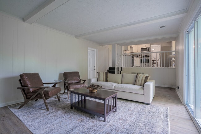 Building Photo - 411 Bromwell Dr