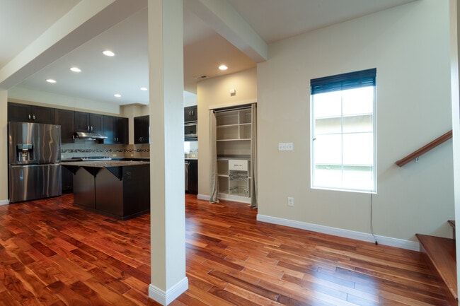 Building Photo - 6733 37th Ave S