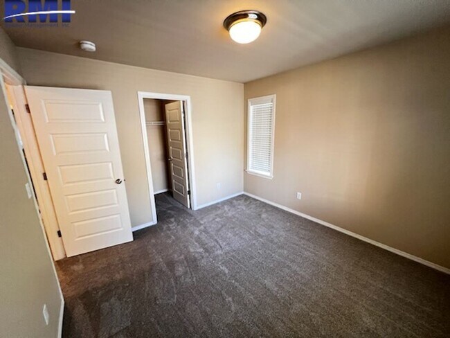 Building Photo - 11244 Borgen Loop NW