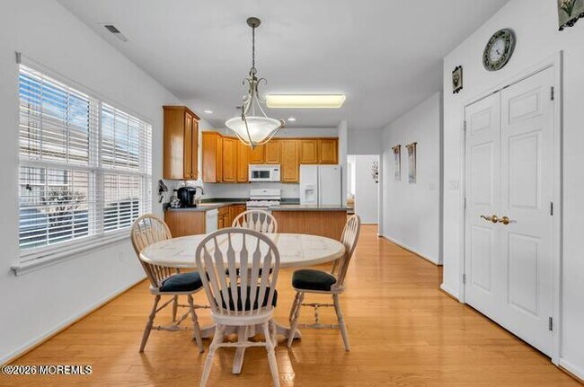 Building Photo - 6 Castile Ct