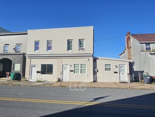 Primary Photo - 109 East Blaine Street - 1