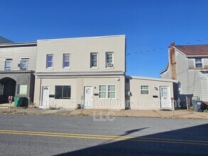 Building Photo - 109 East Blaine Street - 1