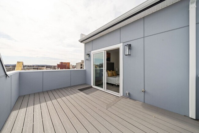 Building Photo - Two-Level Kingman Park Penthouse w/ Private Rooftop Terrace!