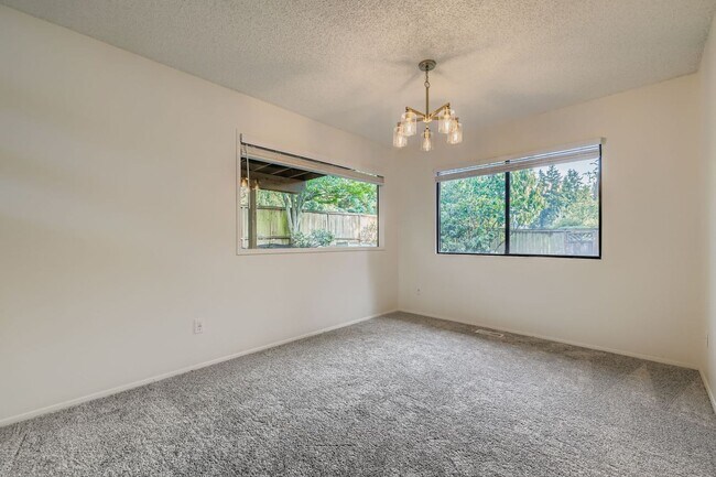 Building Photo - Fully-Remodeled 3 Bed 2.5 Bath Kirkland Home!