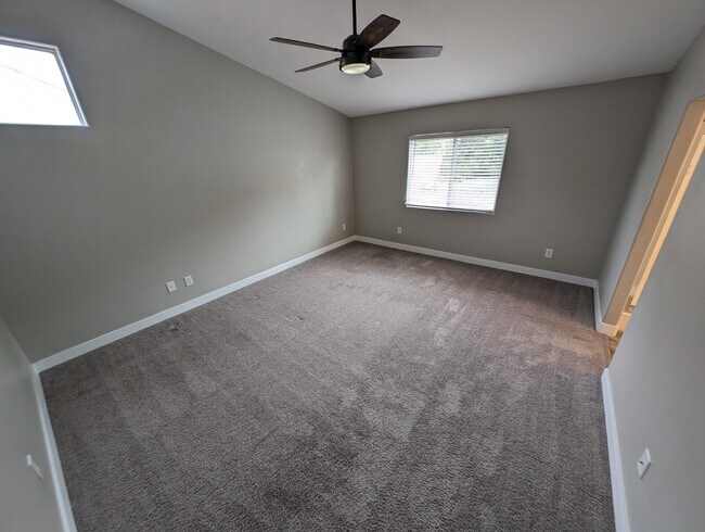 Building Photo - 8040 Villa Rosarito St