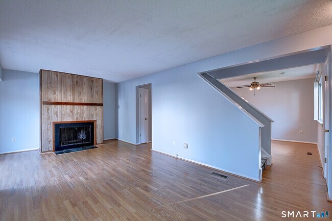 Building Photo - 545 Cypress Rd