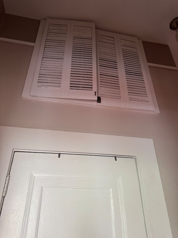 Building Photo - 412 SE Wenona Ave