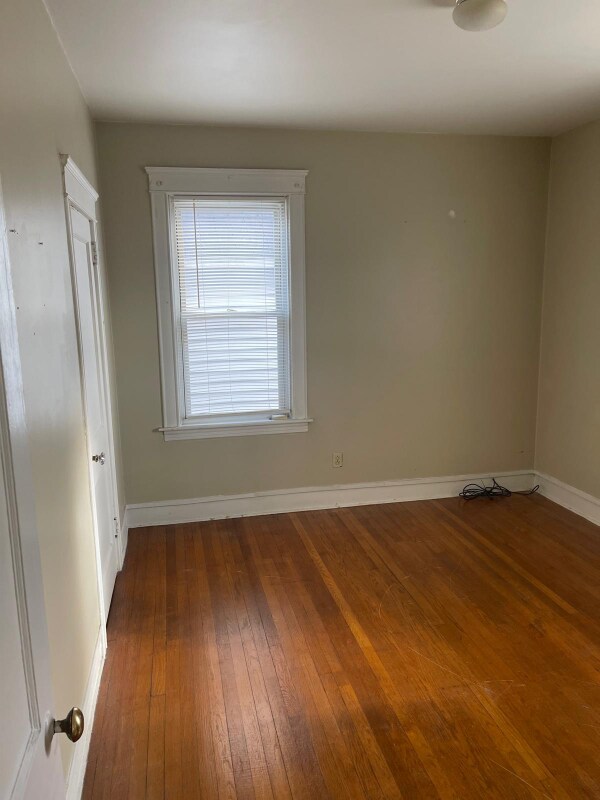 Building Photo - 37 Eaton St