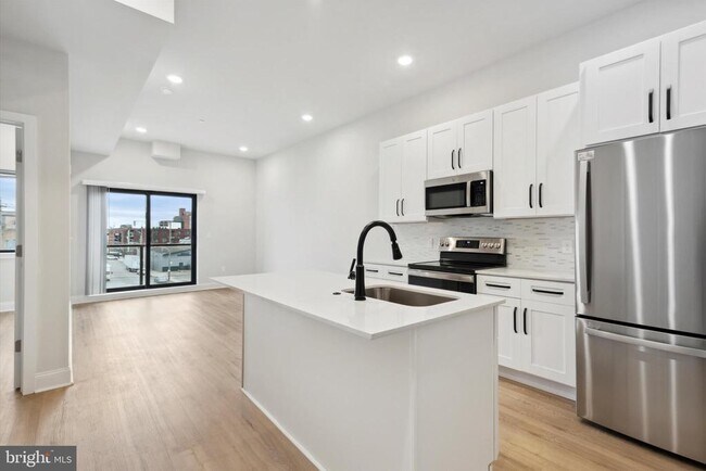 Building Photo - 2157 E Lehigh Ave