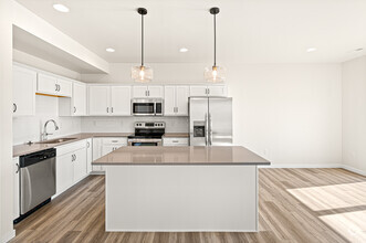 Building Photo - 1606 Aspen Ct