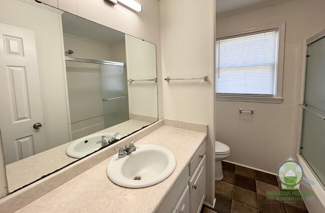 Building Photo - 113 Fowler Rd