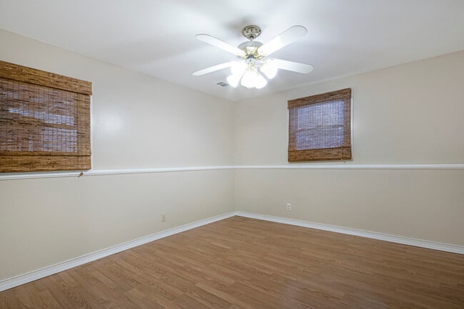 Building Photo - 5671 Christie Ave - Gorgeous 4 Bed