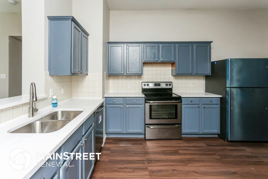 Building Photo - 3353 Stoneway Dr