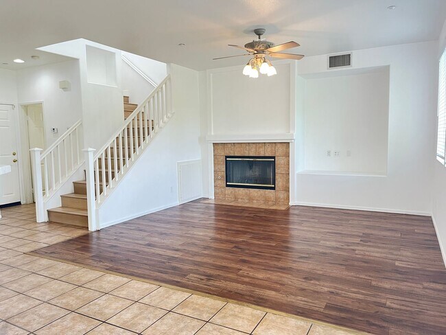 Building Photo - 3 bedroom, 2.5 bath Home for Rent in the Riverwalk