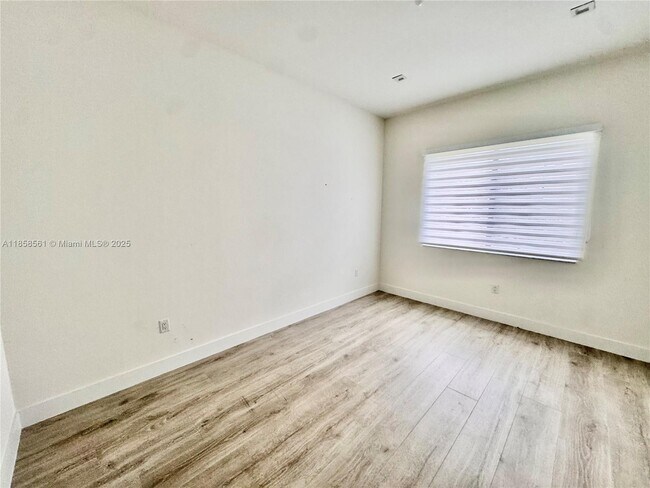 Building Photo - 8143 NW 45th St
