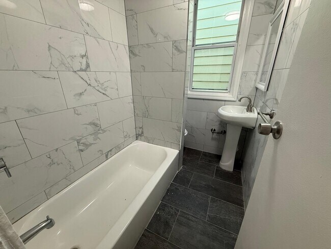 Building Photo - 221 Wilkinson Ave