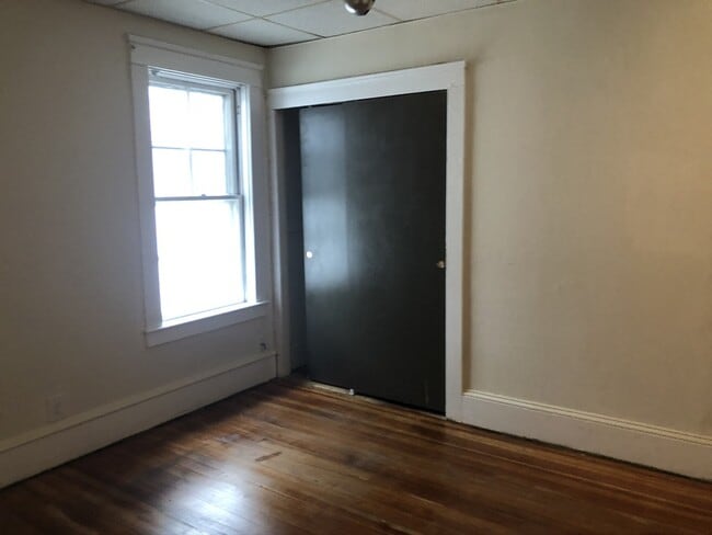 Building Photo - 150 Forest St