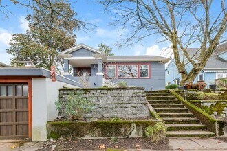 Building Photo - Updated Ravenna 4 Bed / 2 Bath Home