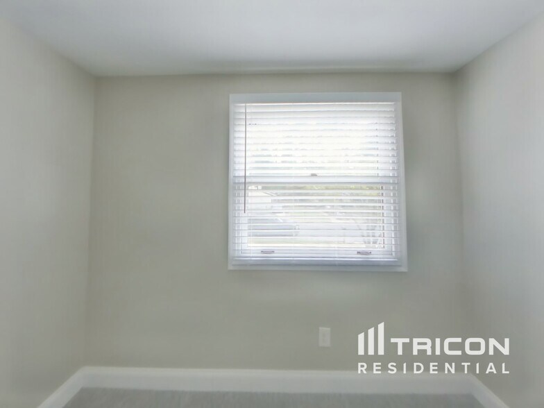 Building Photo - 9851 Branchleigh Rd