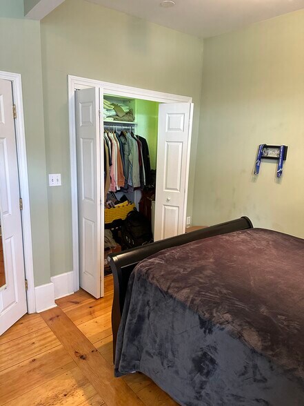 Building Photo - 61 Putnam St