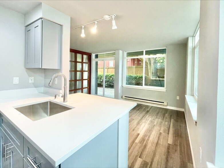 Interlake Place 4814 Interlake Ave N Seattle WA 98103 Apartment Finder