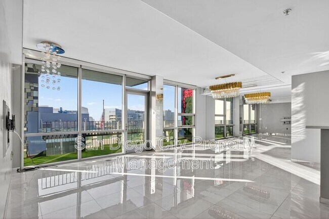 Building Photo - 321 Tenth Ave