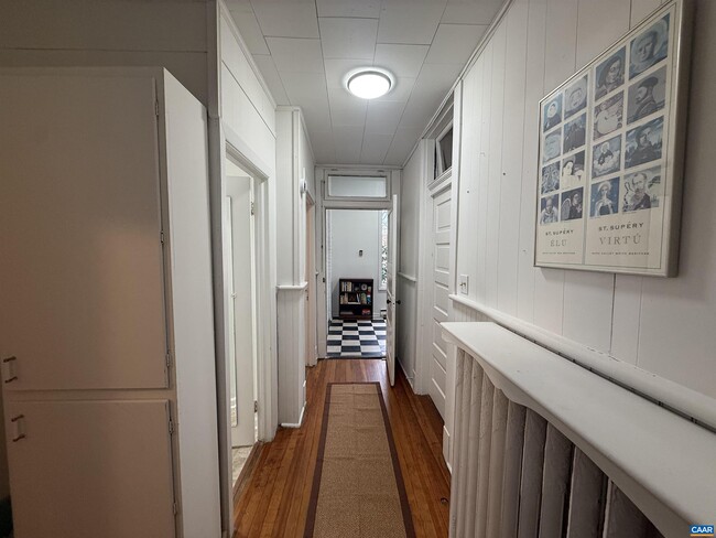 Building Photo - 615 E High St