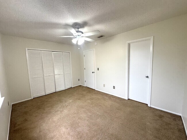 Building Photo - 4589 Lighthouse Cir