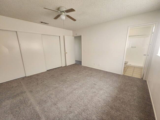 Building Photo - 3 bedroom in Hansen Track