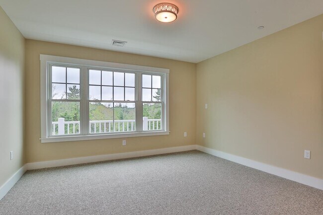 Building Photo - 26 N Main St