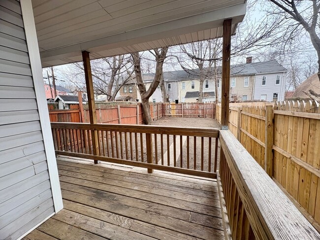 Building Photo - 3 Bedroom 2 Bathroom in York!