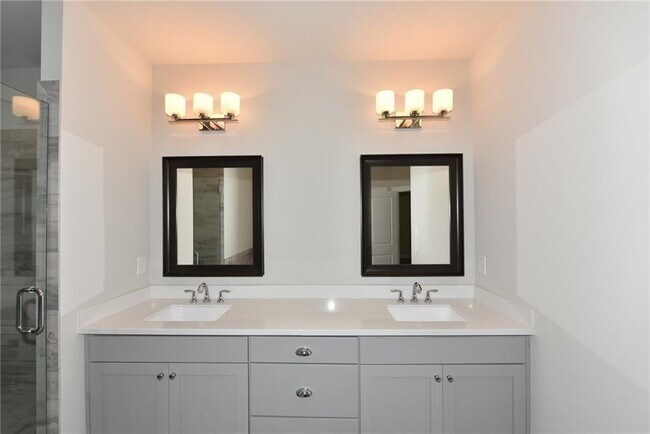 Building Photo - 5240 Cresslyn Rdg