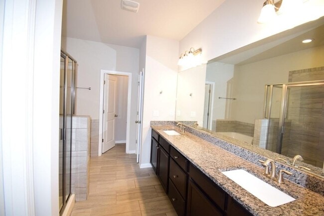 Building Photo - 2514 Norwood Park Crossing