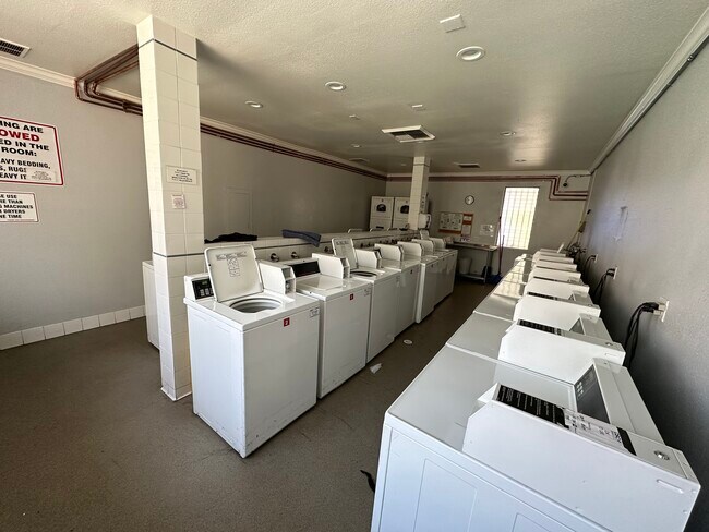 Building Photo - 18645 Hatteras St