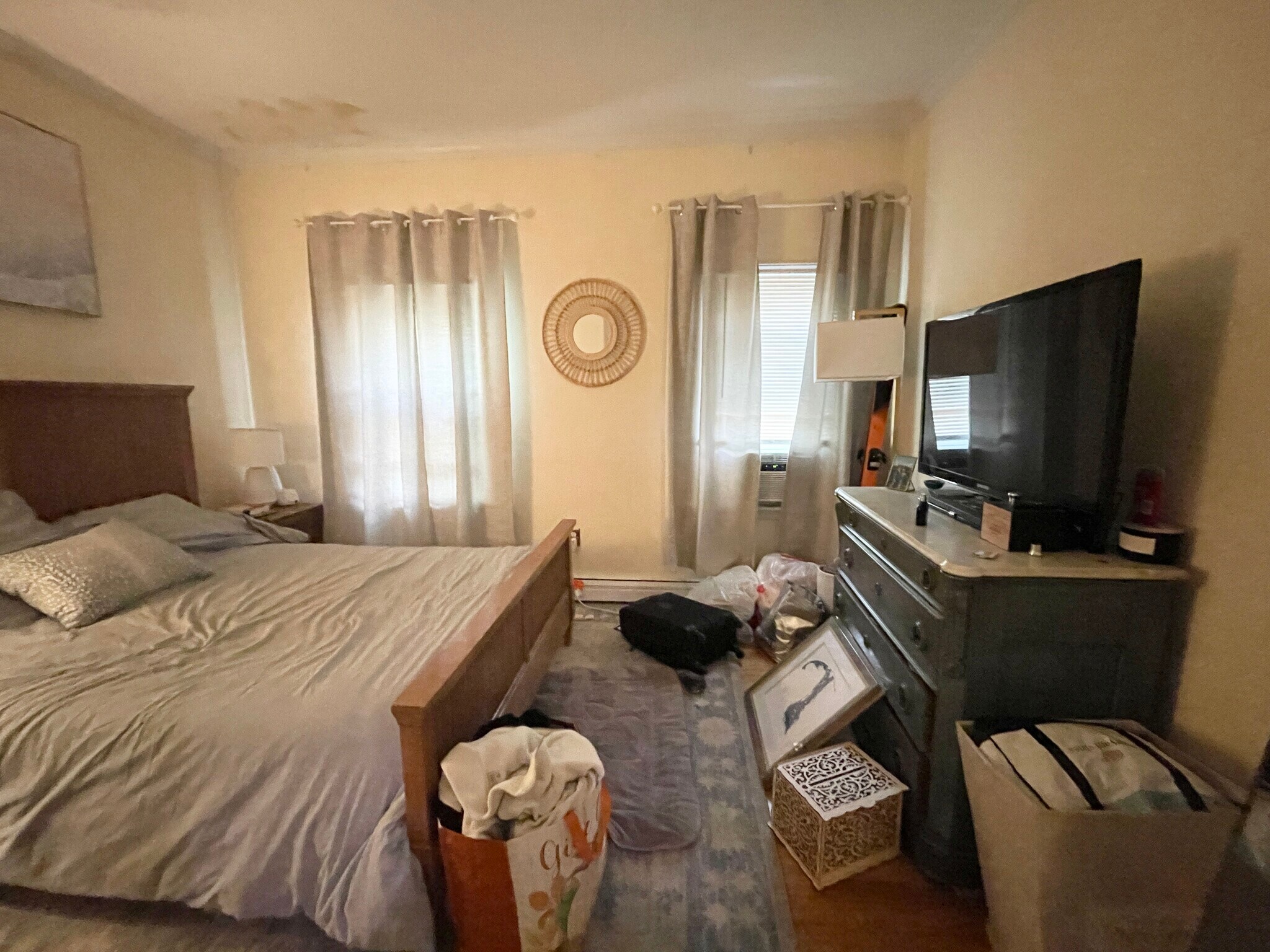 Building Photo - 170 Bolton St