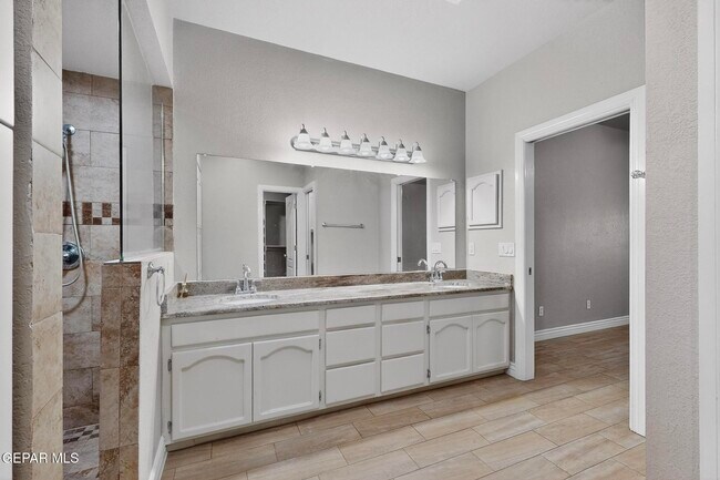 Building Photo - 1365 Desert Canyon Dr