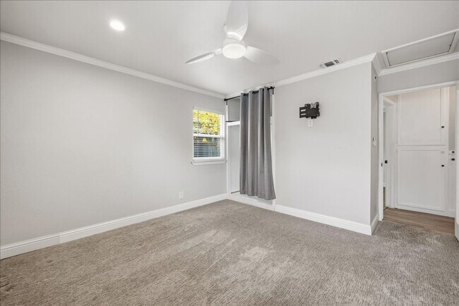 Building Photo - 1156 Hampton Rd