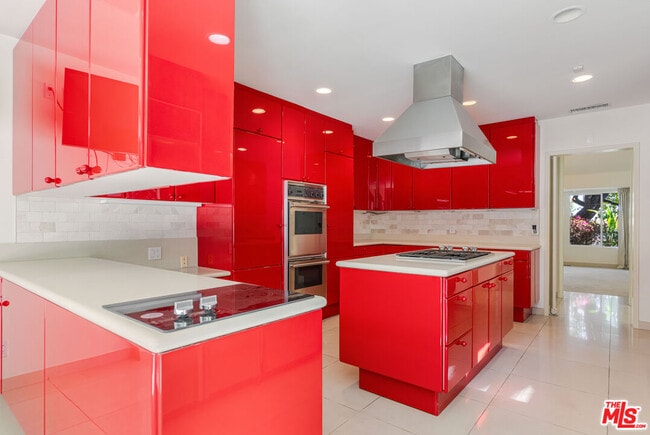 Building Photo - 811 N Hillcrest Rd