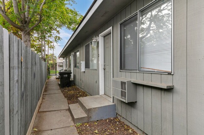 Building Photo - 1316 Garfield Ave