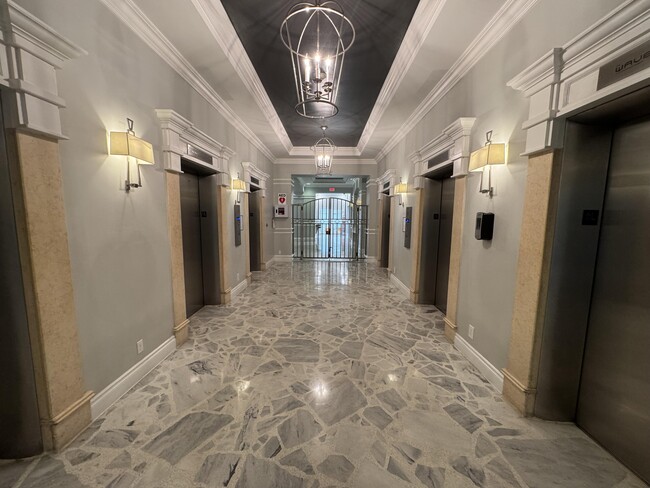 Building Photo - 2501 S Ocean Dr